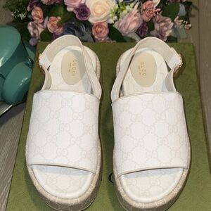 Gucci white/ Beige GG Supreme Slingback Platform Sandals